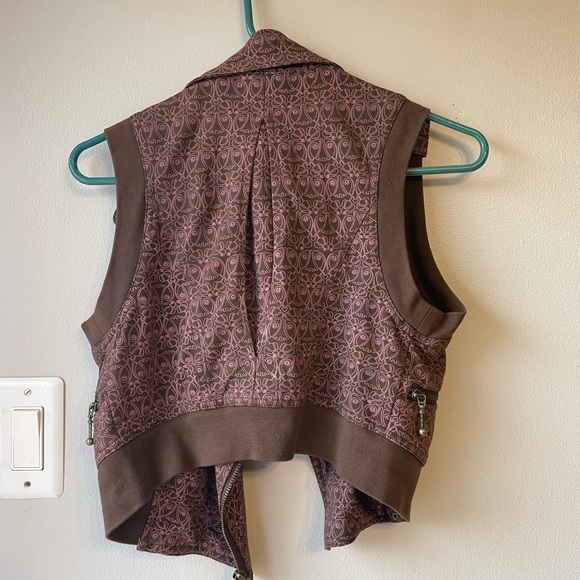 Maddie Moon Mushroom Print Cropped Moto Vest - Picture 3 of 5